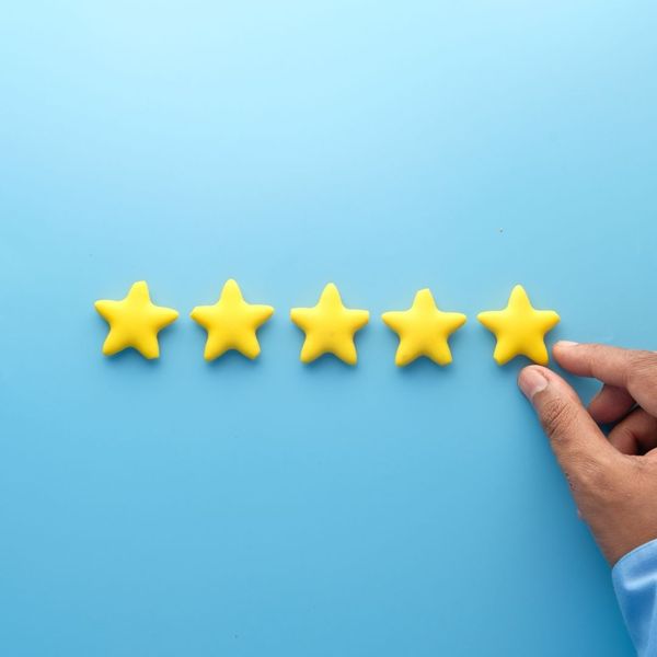 tips for choosing the right professional pool cleaners image2